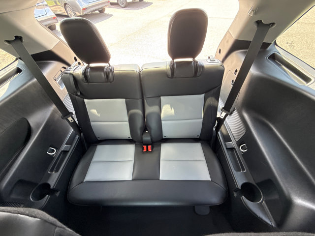 Used 2024 Ford Explorer XLT w/ Equipment Group 202A AWD/4WD image 22
