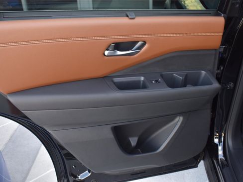 New 2026 Nissan Pathfinder Platinum FWD image 51