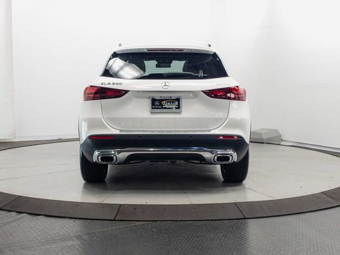 Certified 2026 Mercedes-Benz GLA 250 4MATIC image 25