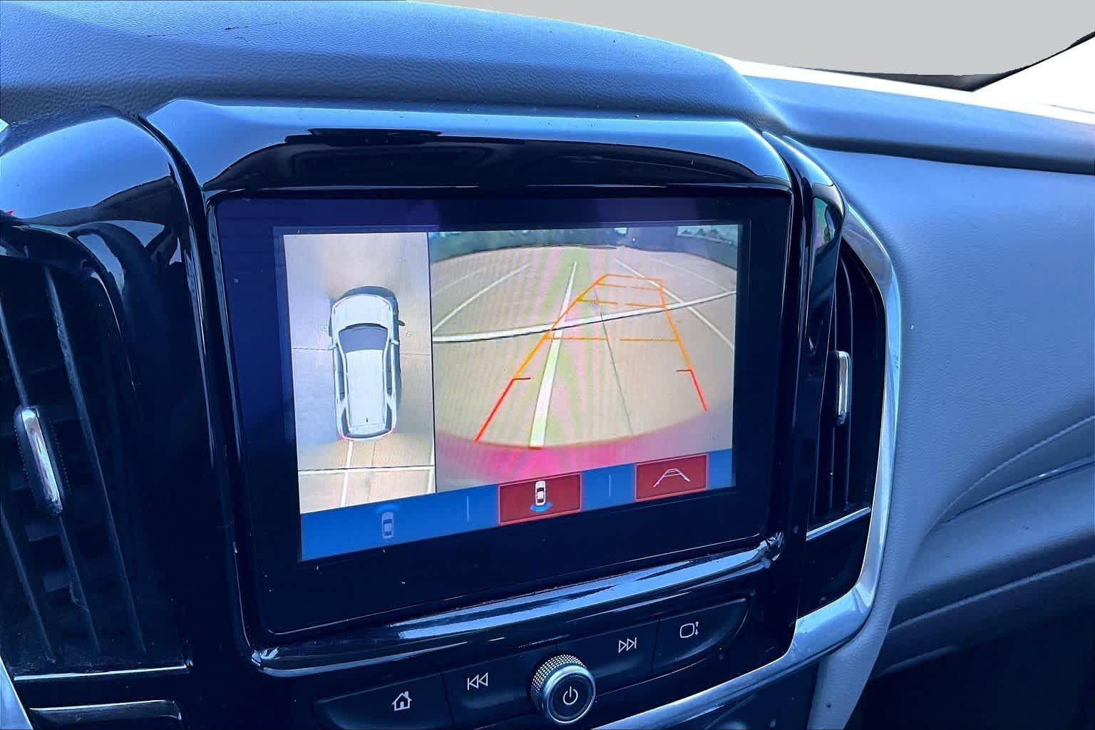 Used 2018 Chevrolet Traverse LT w/ LPO, Floor Liner Package FWD image 24