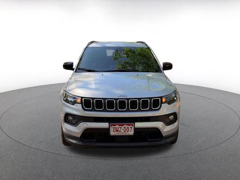 Used 2025 Jeep Compass Latitude image 4