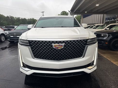Used 2022 Cadillac Escalade Premium Luxury AWD/4WD image 2