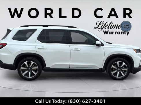 Used 2023 Honda Pilot Touring image 17