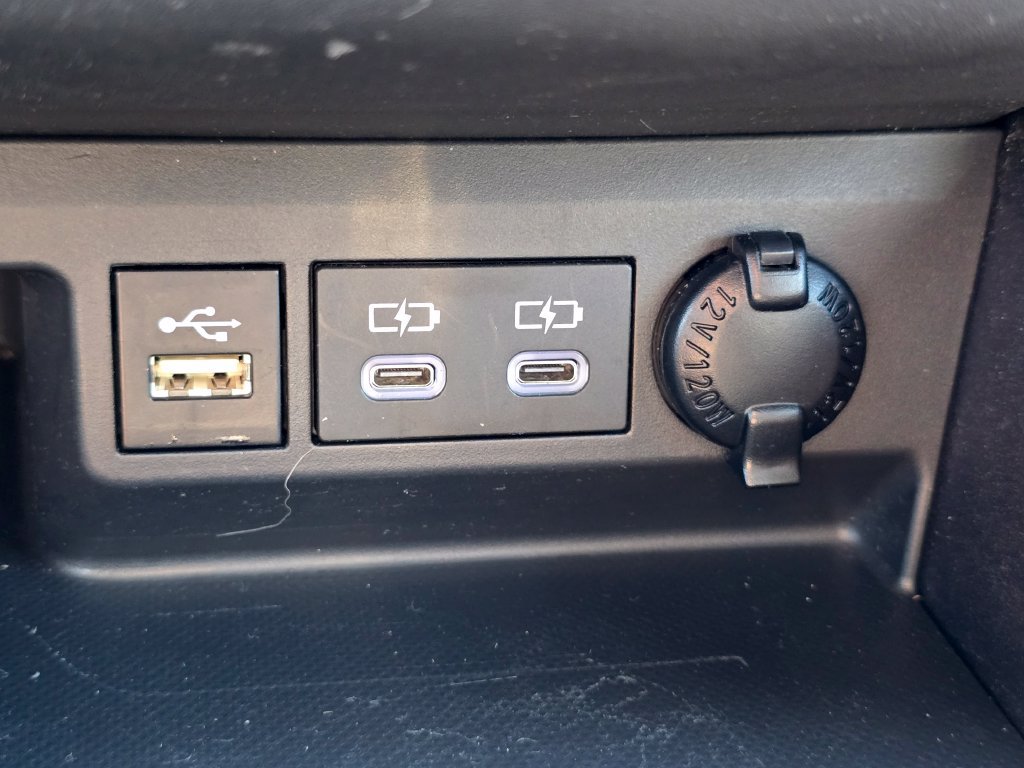 Used 2024 Toyota Highlander XLE AWD/4WD image 31