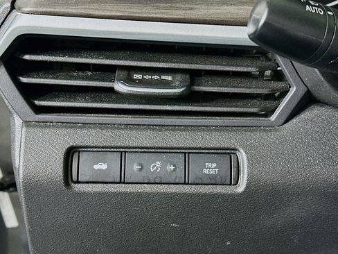 Used 2025 Nissan Altima 2.5 SV image 17