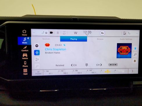 Used 2025 Jeep Wrangler Unlimited Sahara image 16