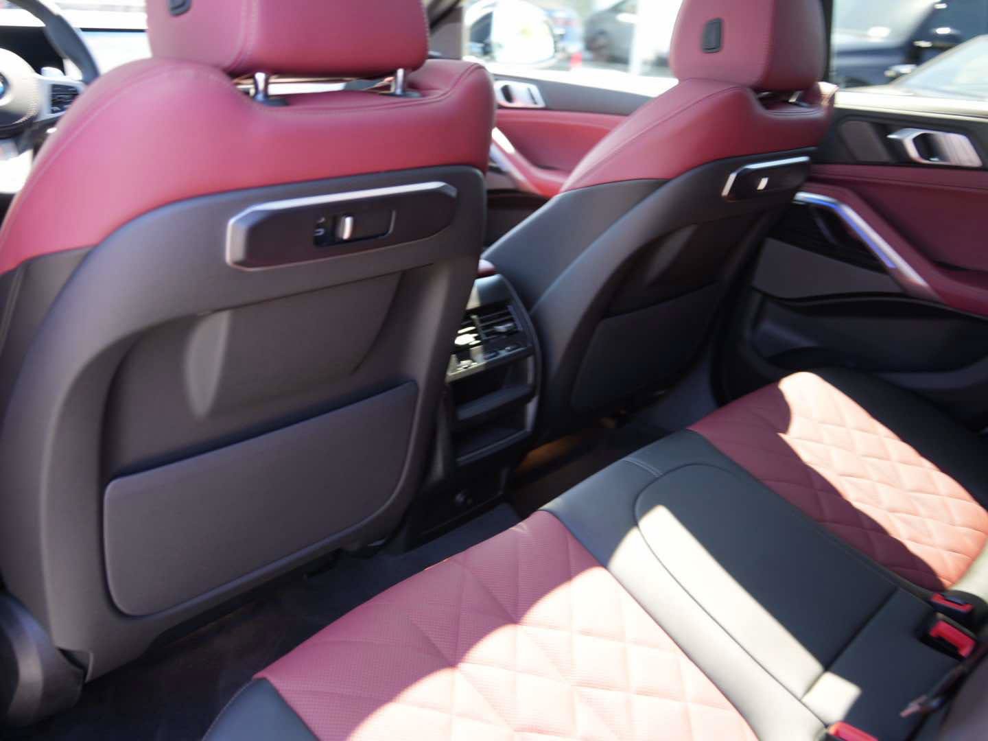 Used 2027 BMW X6 xDrive40i w/ Premium Package AWD/4WD image 10