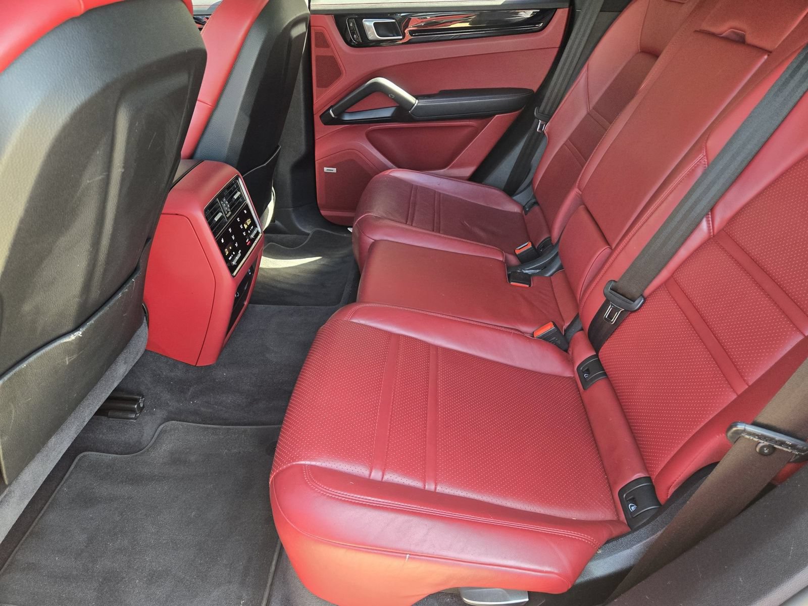 Used 2020 Porsche Cayenne S AWD/4WD image 31