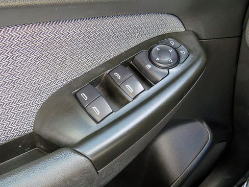 Used 2021 Chevrolet TrailBlazer LT w/ Convenience Package image 32