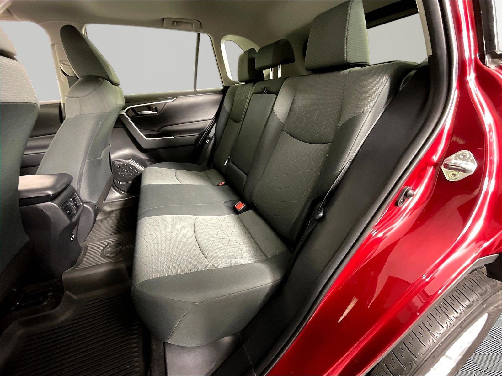 Used 2021 Toyota RAV4 XLE w/ Convenience Package AWD/4WD image 22