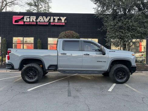 Used 2024 Chevrolet Silverado 2500 ZR2 w/ Technology Package image 21