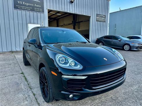 Used 2018 Porsche Cayenne AWD/4WD image 9