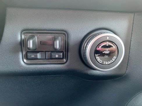 New 2026 Lincoln Navigator L Premier AWD/4WD image 22