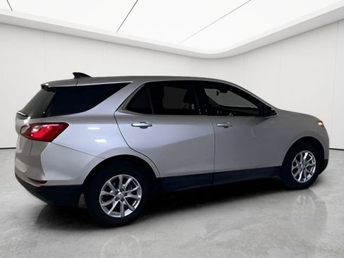 Used 2020 Chevrolet Equinox LT w/ Driver Convenience Package FWD image 3
