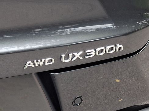 Certified 2026 Lexus UX 300h AWD w/ Accessory Package (2T) image 31
