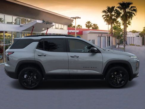 Used 2026 Chevrolet Equinox LT w/ Convenience Package II image 3