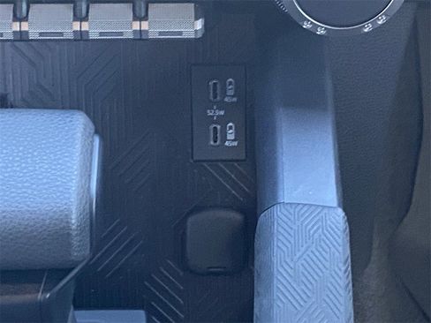 Certified 2025 Toyota Tacoma SR5 image 31