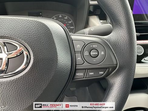 Used 2025 Toyota Corolla LE w/ Convenience Package FWD image 15