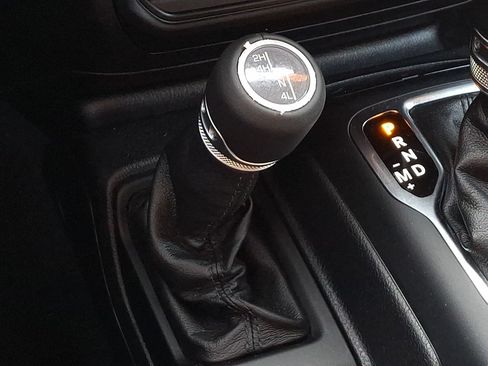 Used 2021 Jeep Wrangler Unlimited Sahara AWD/4WD image 26