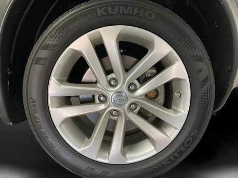 Used 2013 Nissan Juke S FWD image 27