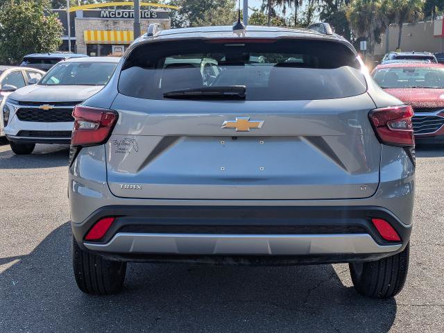 Certified 2025 Chevrolet Trax LT w/ Driver Confidence Package FWD image 5