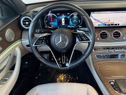 Used 2022 Mercedes-Benz E 350 Sedan image 13