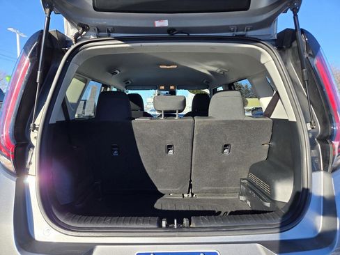 Used 2023 Kia Soul LX w/ LX Technology Package image 31