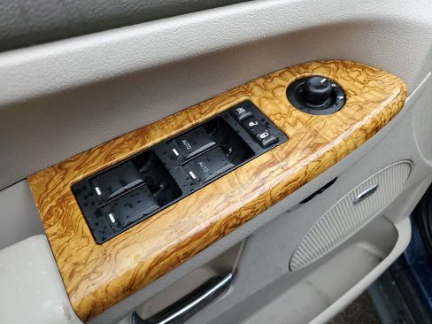 Used 2009 Jeep Grand Cherokee Limited w/ Quadra-Drive II 4X4 Group image 22