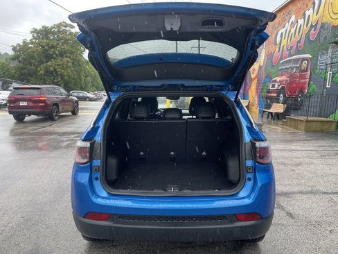 Used 2024 Jeep Compass Latitude AWD/4WD image 13