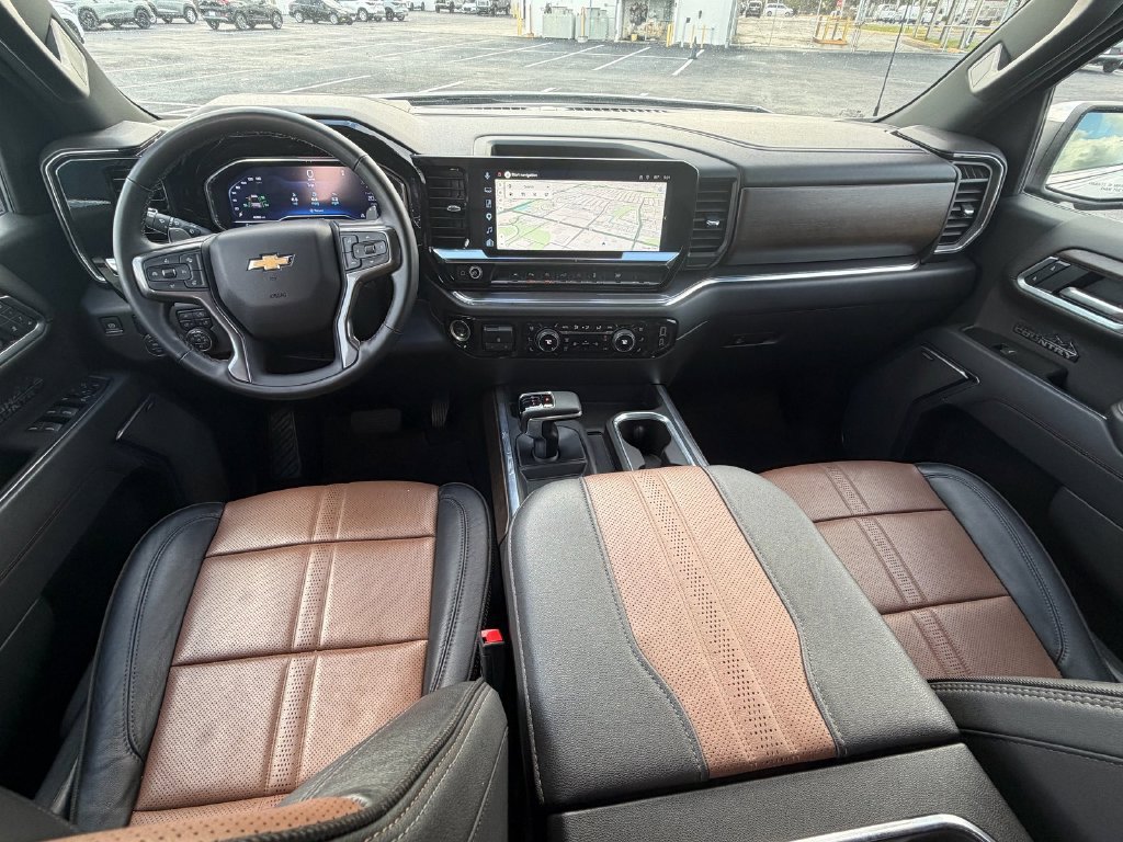 Used 2025 Chevrolet Silverado 1500 High Country RWD image 16