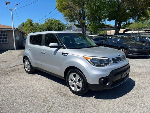 Used 2018 Kia Soul image 3