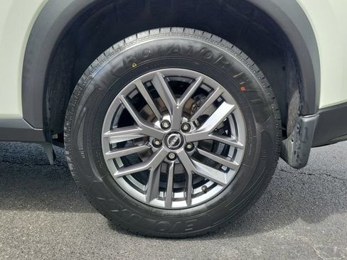 Used 2023 Nissan Rogue S AWD/4WD image 7