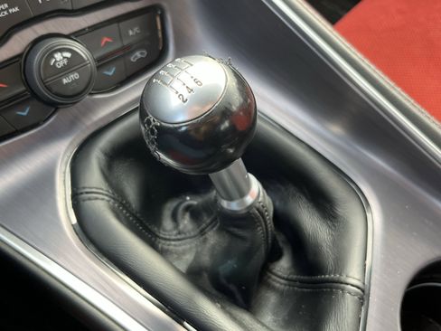 Used 2018 Dodge Challenger R/T Scat Pack image 25