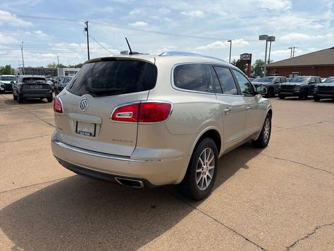 Used 2017 Buick Enclave Leather FWD image 4
