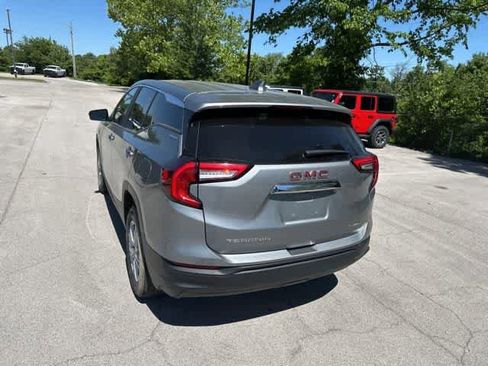 Used 2024 GMC Terrain SLE AWD/4WD image 18