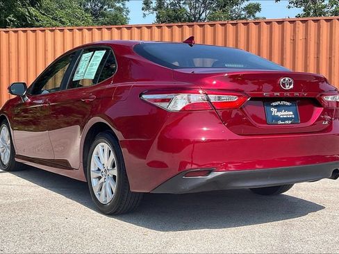 Used 2019 Toyota Camry LE FWD image 11