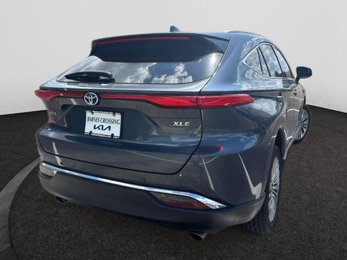 Used 2023 Toyota Venza XLE AWD/4WD image 5
