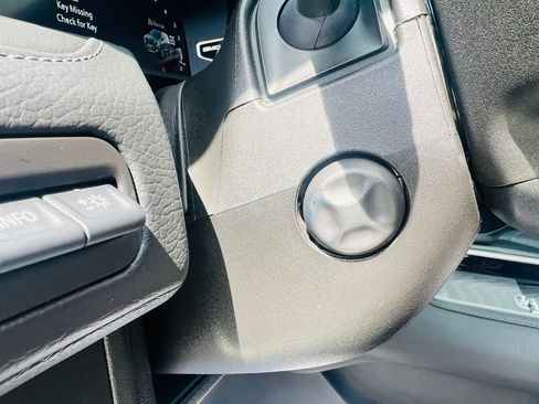 Used 2022 GMC Yukon Denali AWD/4WD image 22