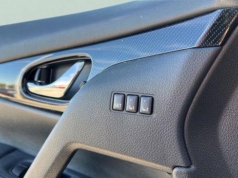 Used 2019 Nissan Rogue SL w/ Premium Package image 29