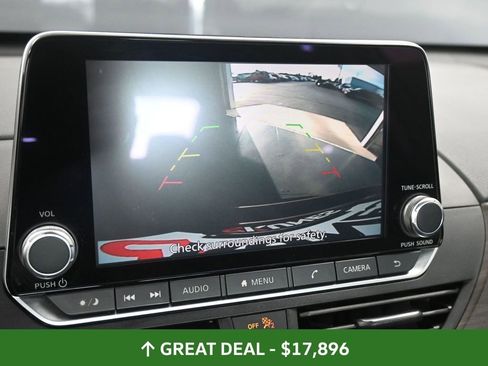 Used 2024 Nissan Altima 2.5 SV image 34