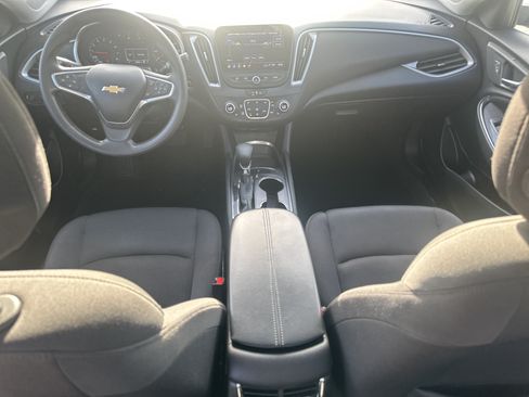 Used 2022 Chevrolet Malibu LT FWD image 22