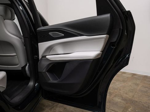 Used 2025 Cadillac Lyriq Luxury image 48