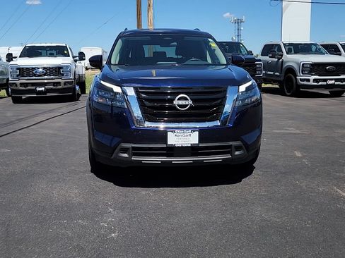 Used 2025 Nissan Pathfinder SV AWD/4WD image 4