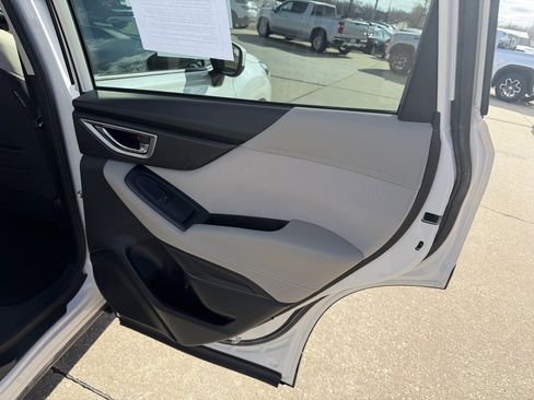Used 2023 Subaru Forester Premium image 18