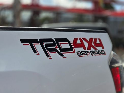 Used 2022 Toyota Tacoma TRD Off-Road w/ Technology Package image 21