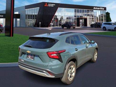 Used 2025 Chevrolet Trax LT image 3