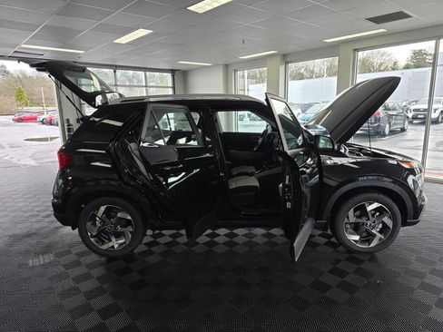 New 2026 Hyundai Venue SEL image 17