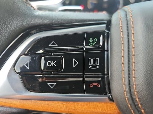 Used 2024 Jeep Grand Cherokee L Summit AWD/4WD image 40