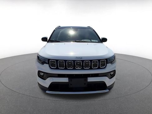 Used 2025 Jeep Compass Limited AWD/4WD image 4