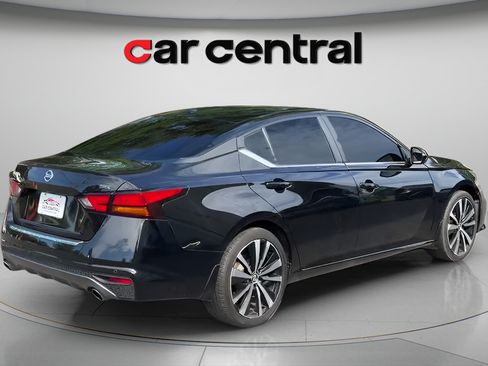 Used 2022 Nissan Altima 2.5 SR FWD image 6